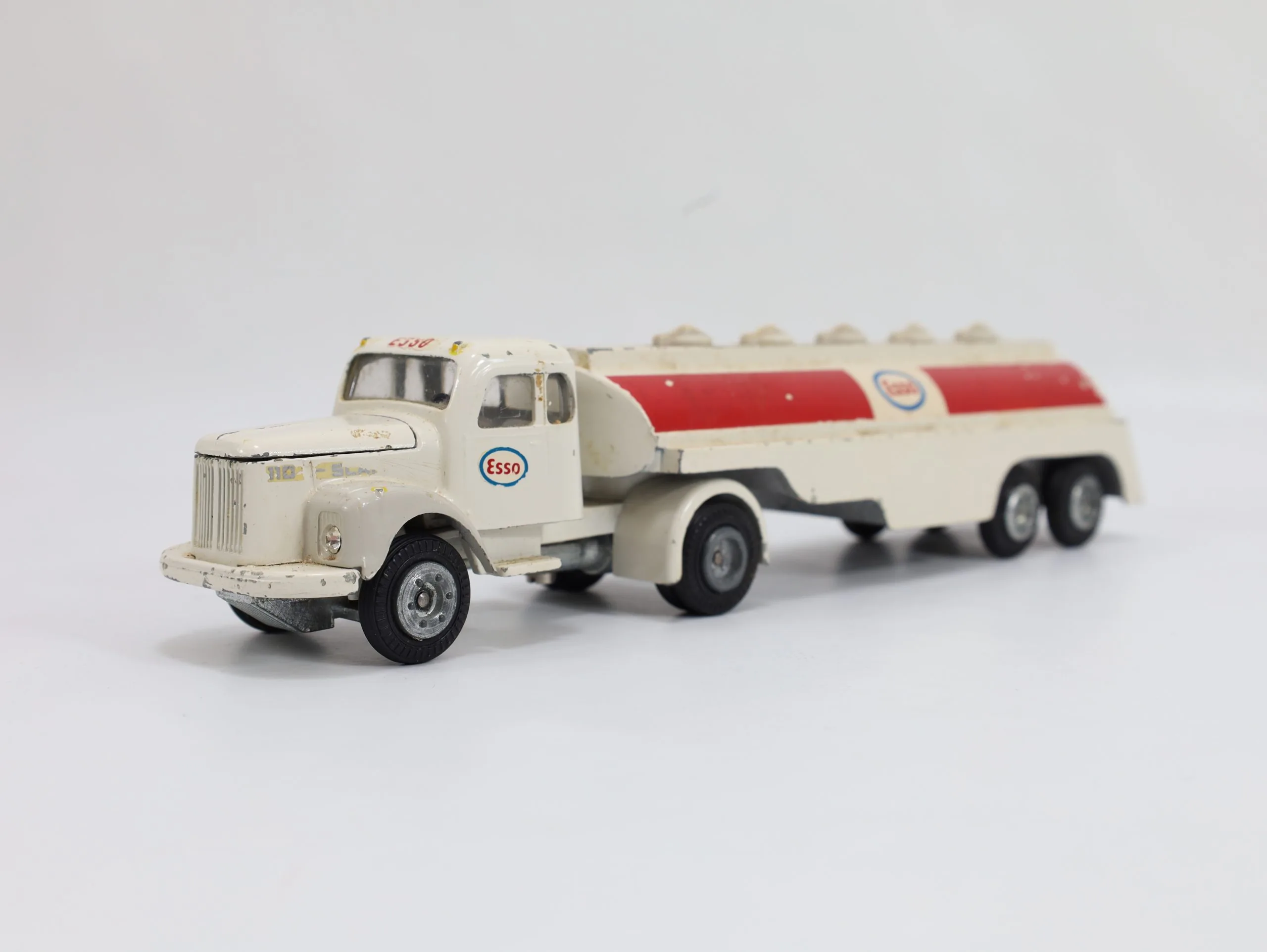 Tekno Danmark – Scania Vabis Esso tankbil (vintage lekebil) - Image 4
