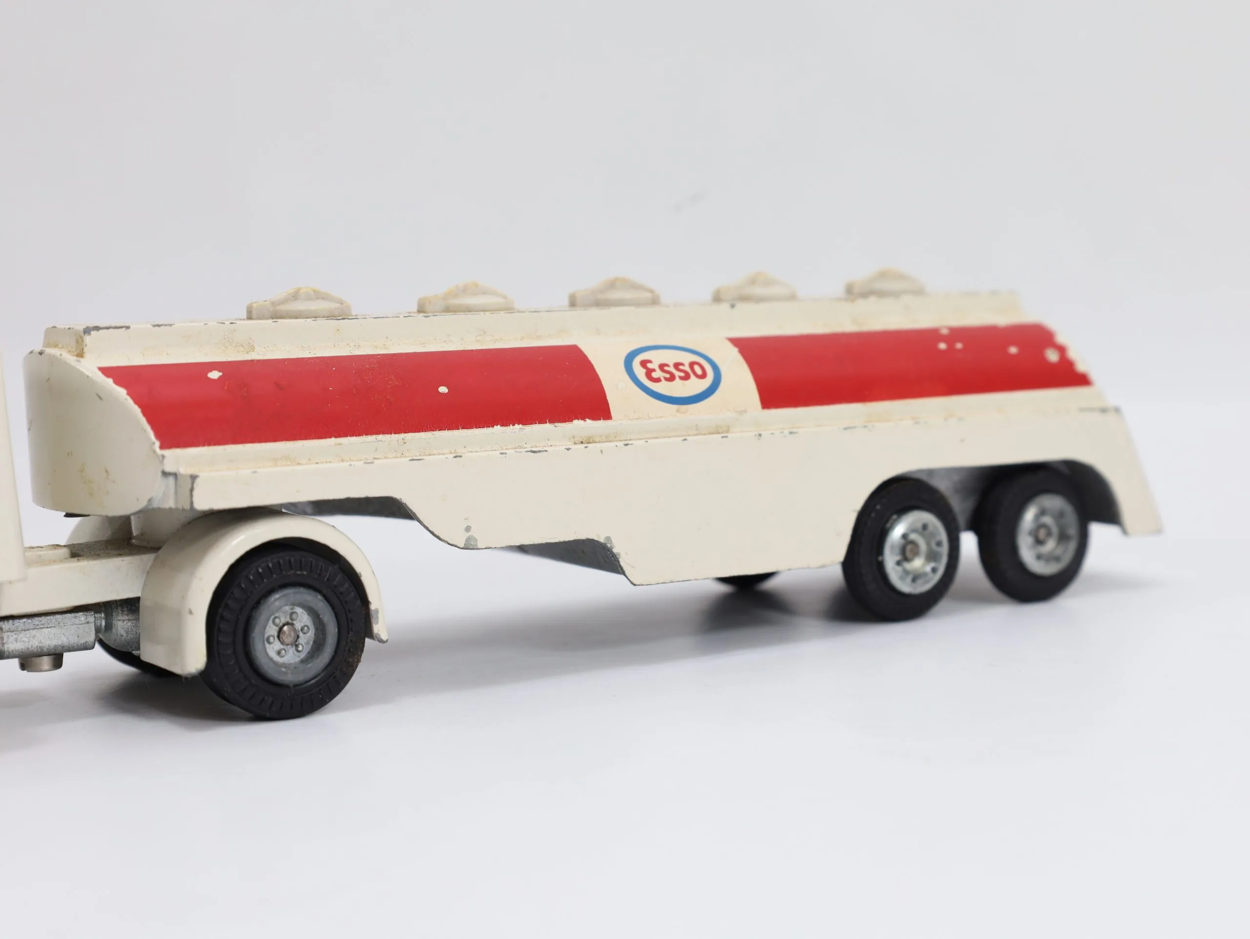 Tekno Danmark – Scania Vabis Esso tankbil (vintage lekebil) - Image 6