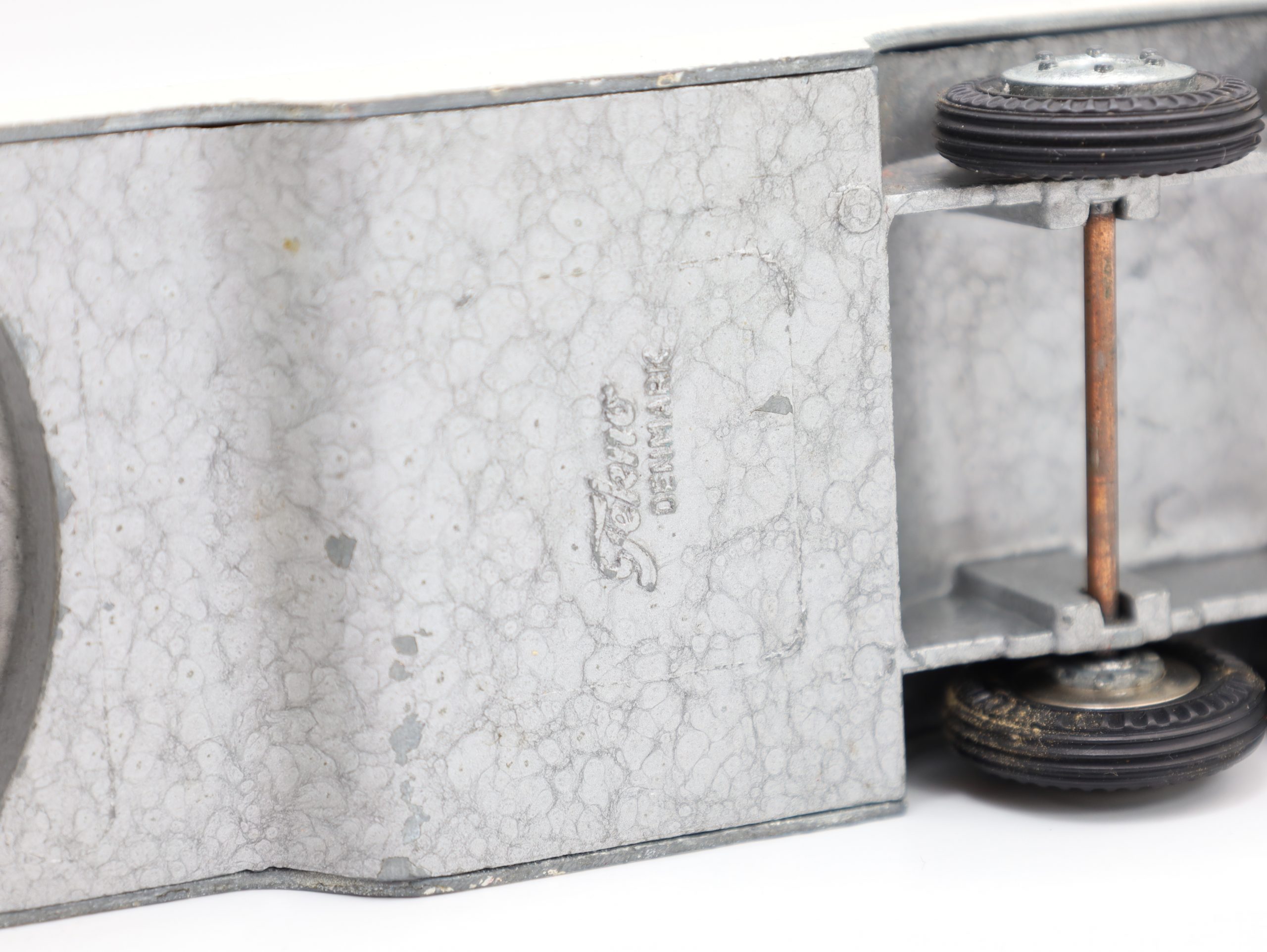 Tekno Danmark – Scania Vabis Esso tankbil (vintage lekebil) - Image 8