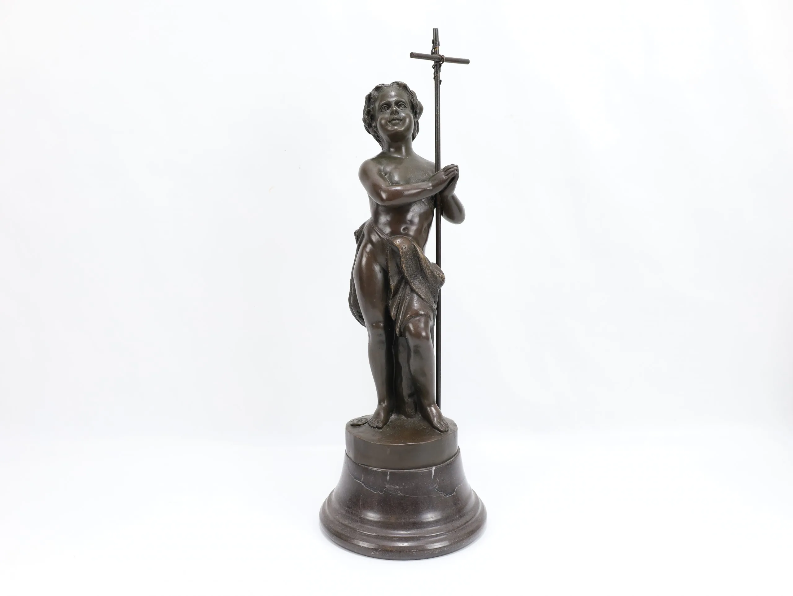 Bronsefigur signert Carrier, høyde ca. 37 cm. Dekorativ skulptur i klassisk stil.