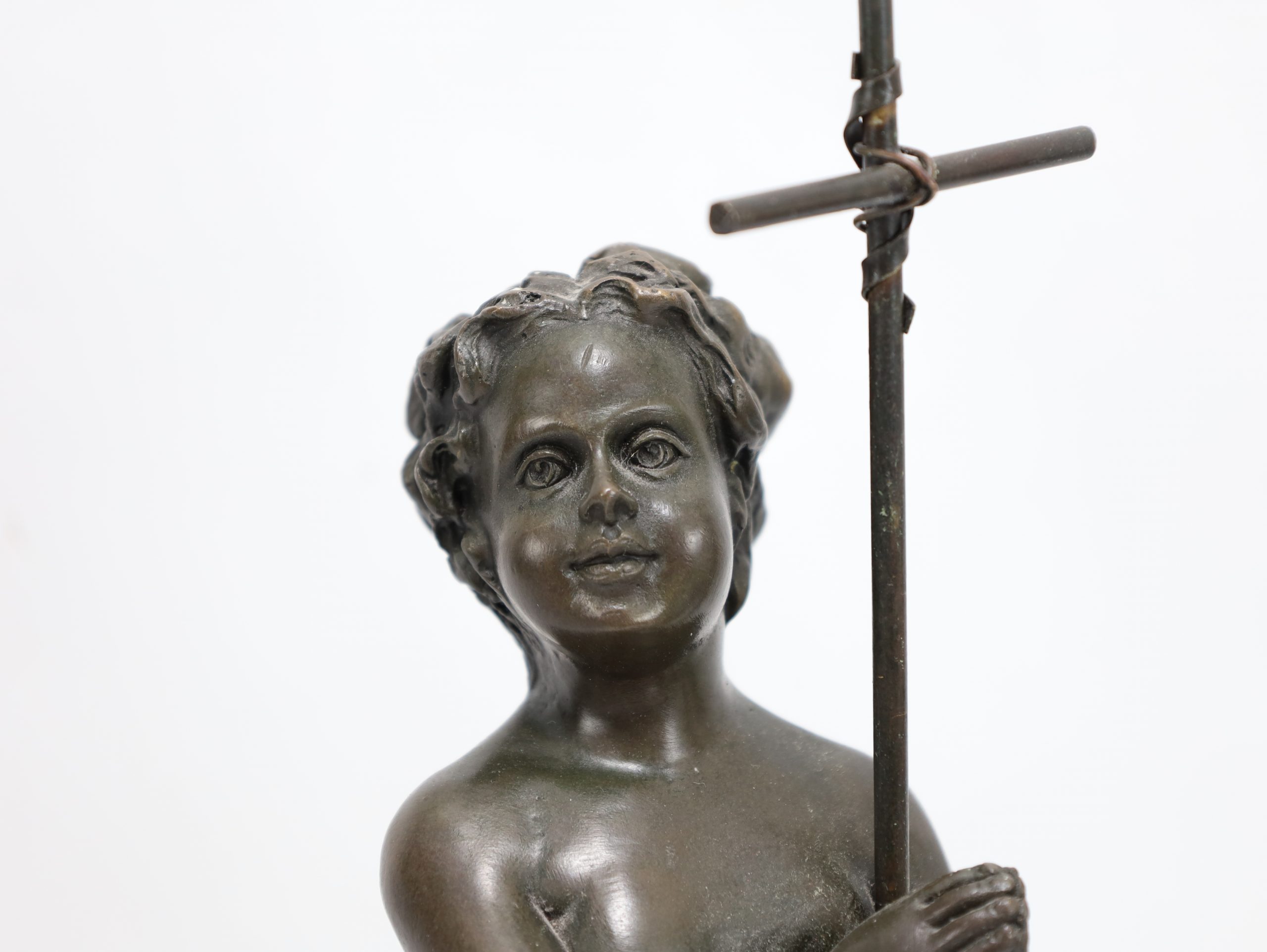 Bronsefigur signert Carrier, høyde ca. 37 cm. Dekorativ skulptur i klassisk stil. - Image 2