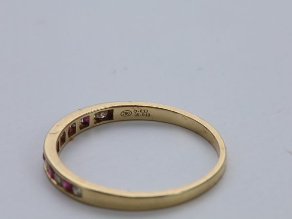 Gullring med rubiner og diamanter – 18K gull, 0,13 ct + 0,13 ct, str. 17 mm - Image 4