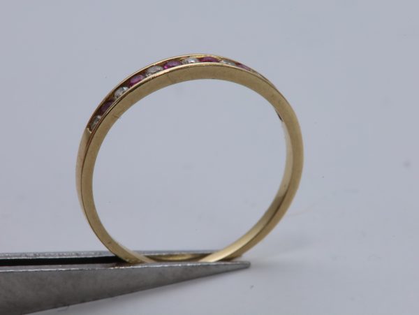 Gullring med rubiner og diamanter – 18K gull, 0,13 ct + 0,13 ct, str. 17 mm - Image 8