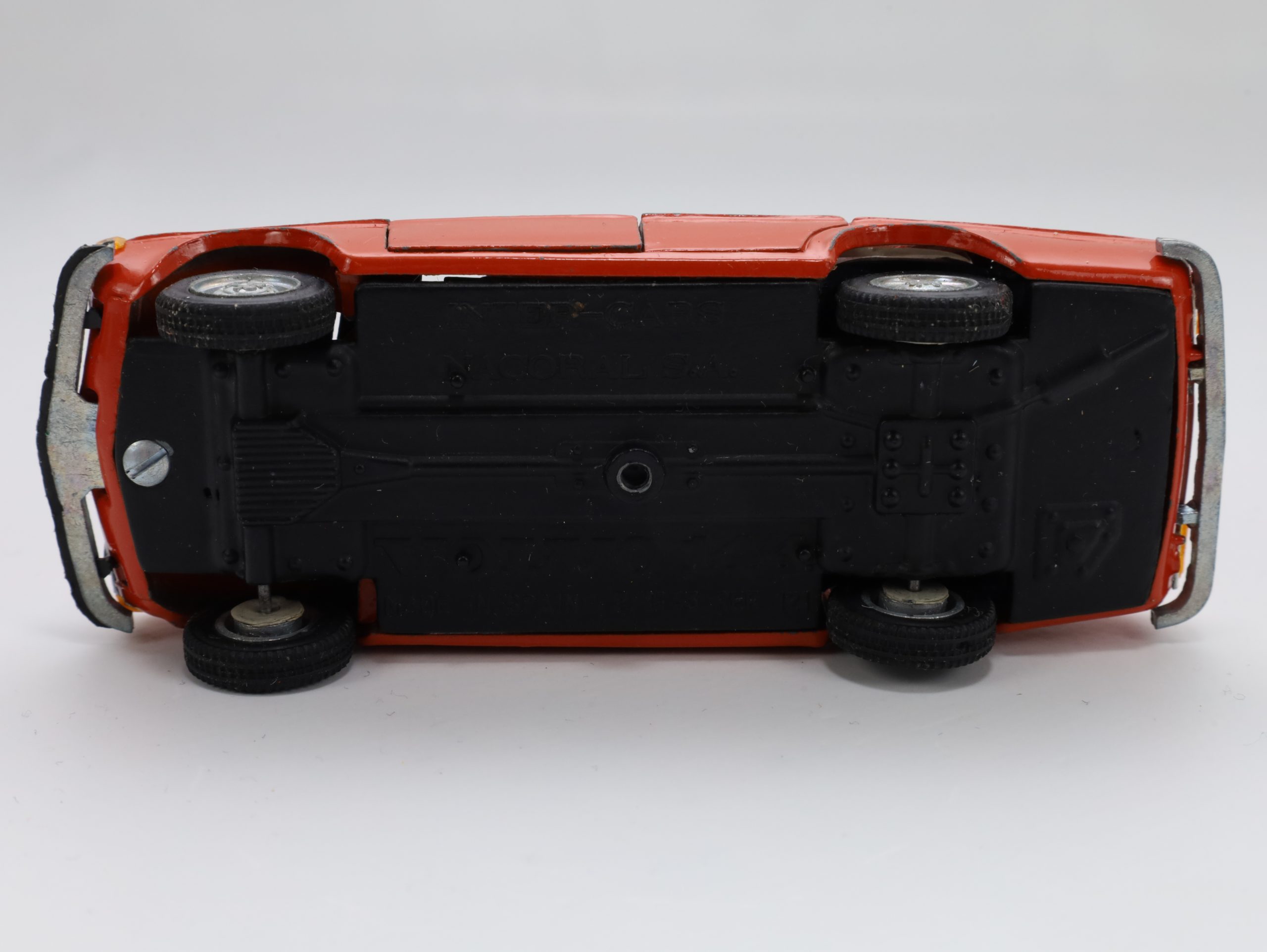Inter-Cars Nacoral Volvo 144 – Vintage modellbil fra Spania - Image 4