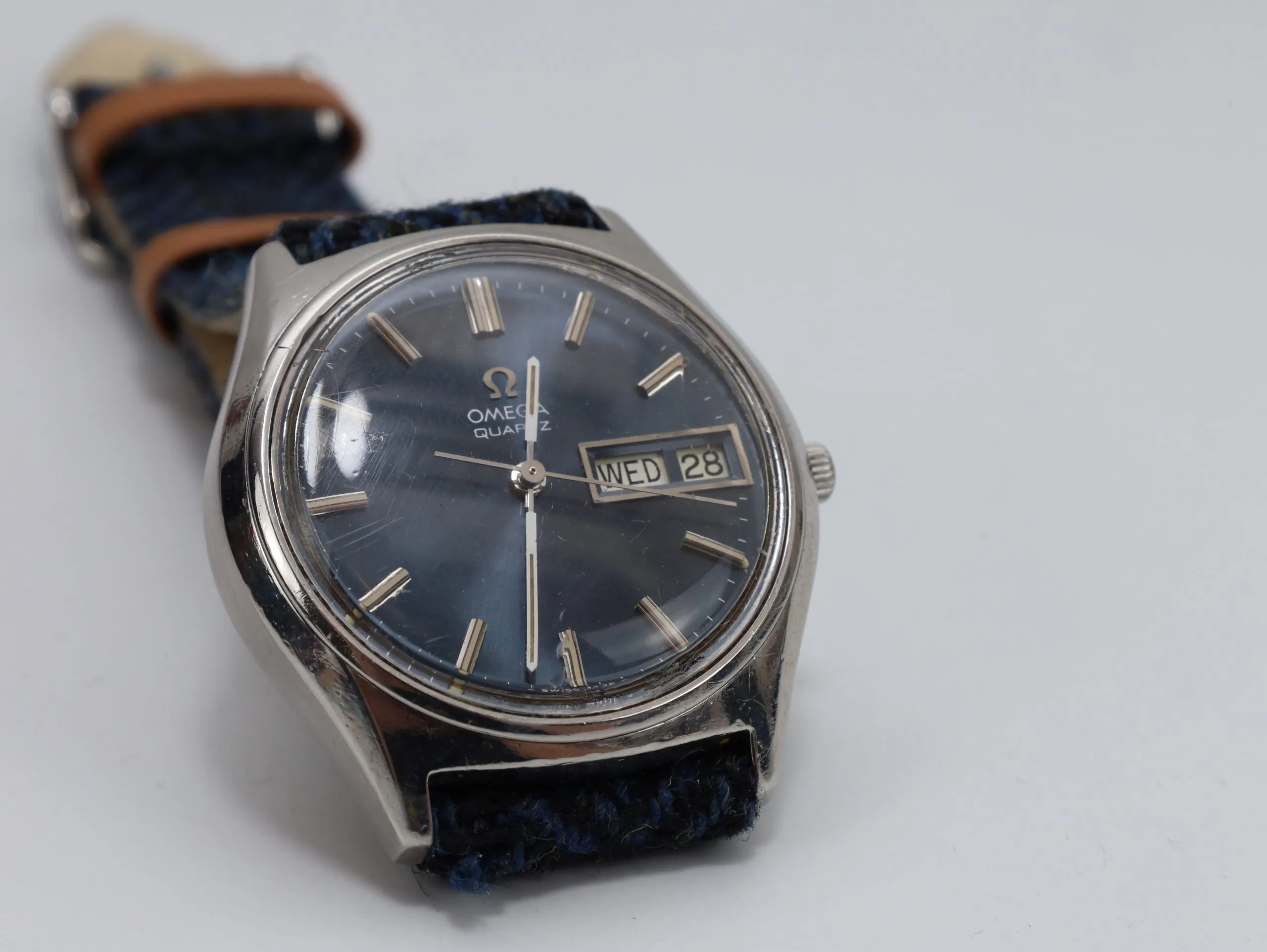 Omega Quartz – herreklokke med dag/dato – vintage modell ca. 1970-tallet